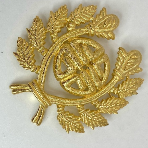 VINTAGE Givenchy 80s Four G Logo Texture Laurel Wreath Gold Plated Brooch SIGNED - Picture 6 of 8